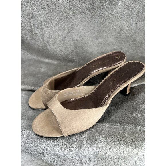 Vtg Y2k White Stag Woman’s 8 Tan Faux Silk Kitten Heels Slide Sandals Sexy - Picture 2 of 7